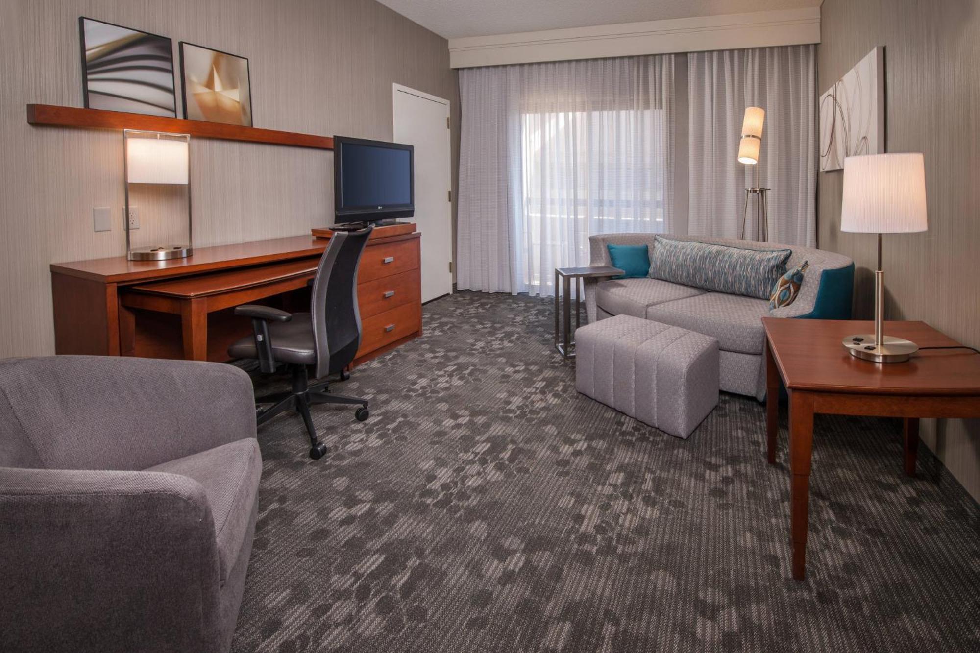 Courtyard By Marriott Dulles Airport Chantilly Extérieur photo